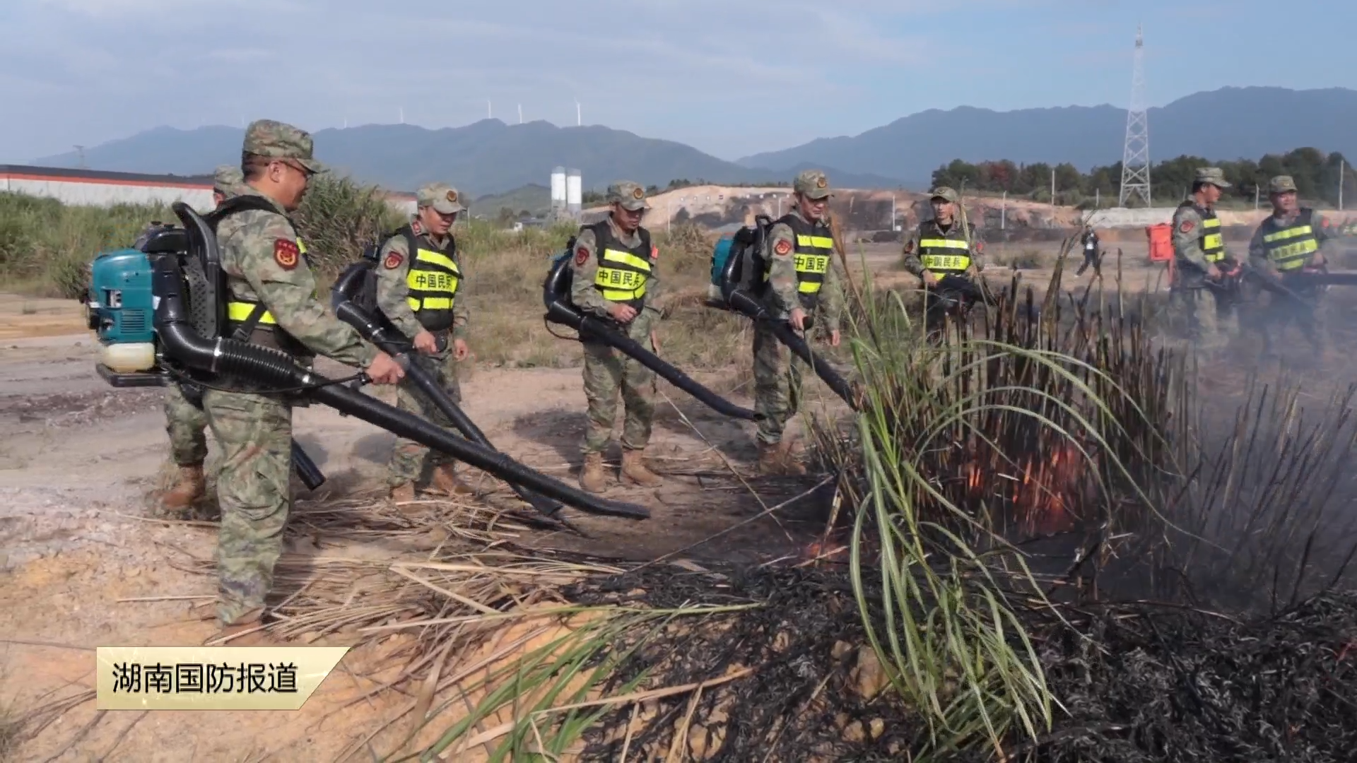 郴州汝城县民兵开展森林灭火演练