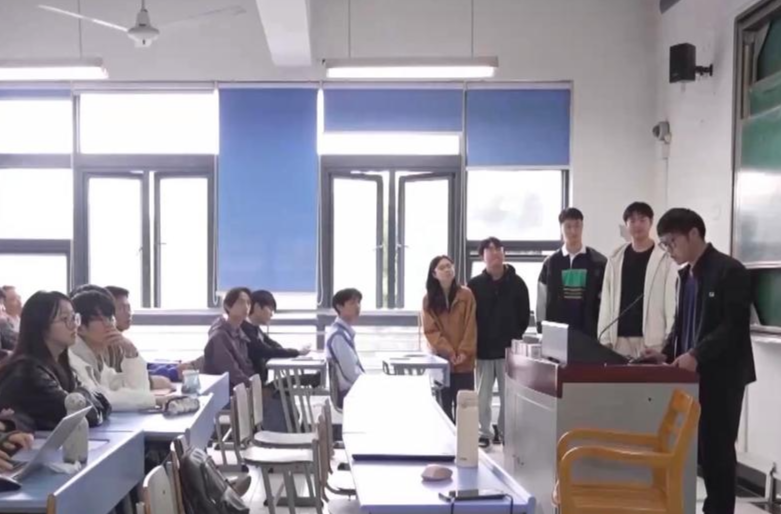 压学分减“水课” 高校人才培育如何添分量？