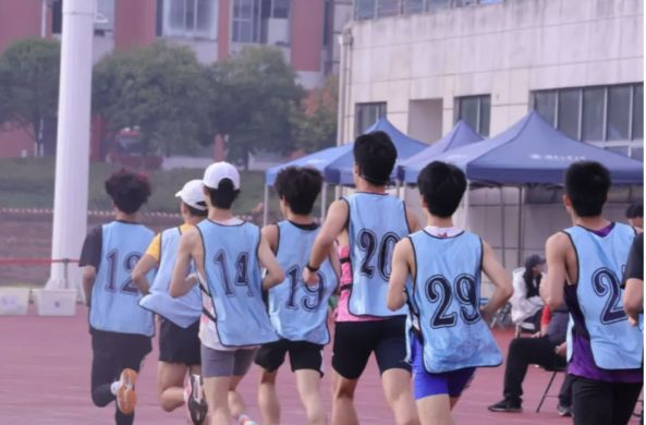 体测“破防”现场！大学生“脆皮体质”如何看待？