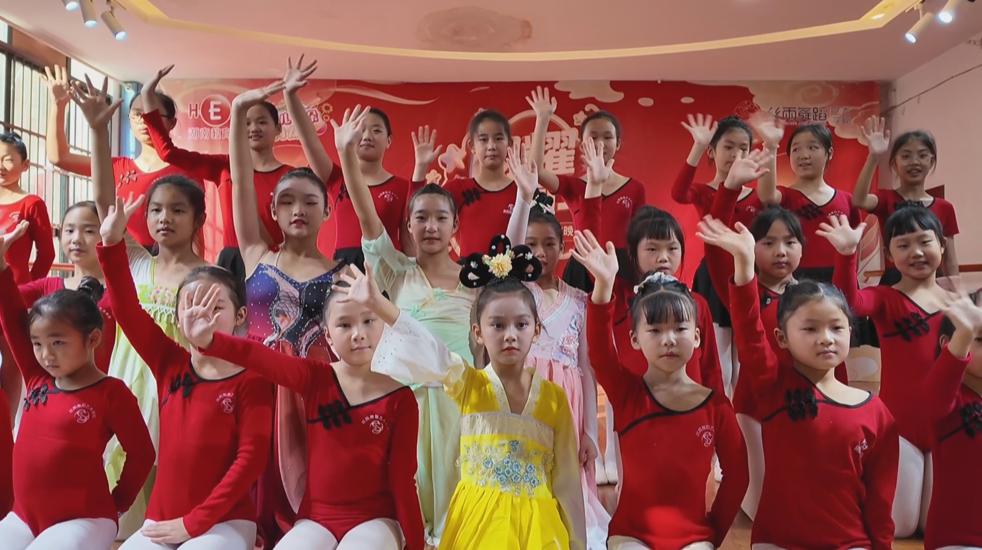 “花儿朵朵”少儿春晚选拔走进娄底新化  37个节目同台竞技