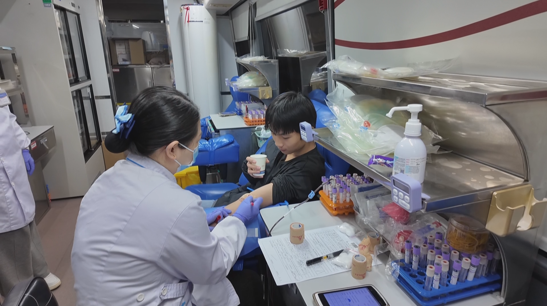 青春乐章奏响生命礼赞  高校学子用“热血”传递爱心