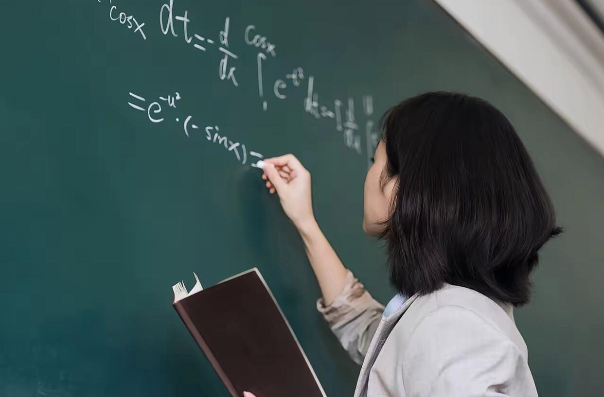 关键处帮一下，要紧时拉一把｜让青年教师潜心科研、安心育人