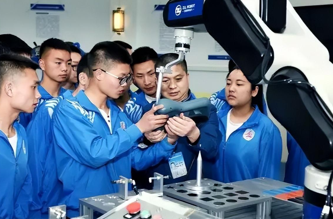 高职院校要成为“终身学习枢纽”