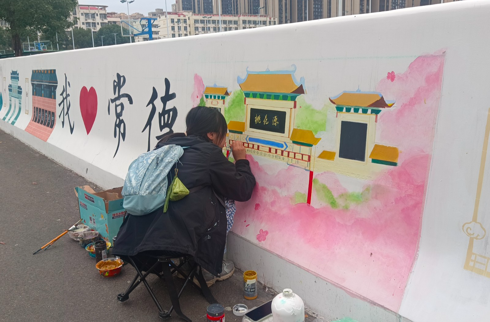 校园文化“新靓点”！湖南文理学院学子手绘桥梁成高颜值打卡地