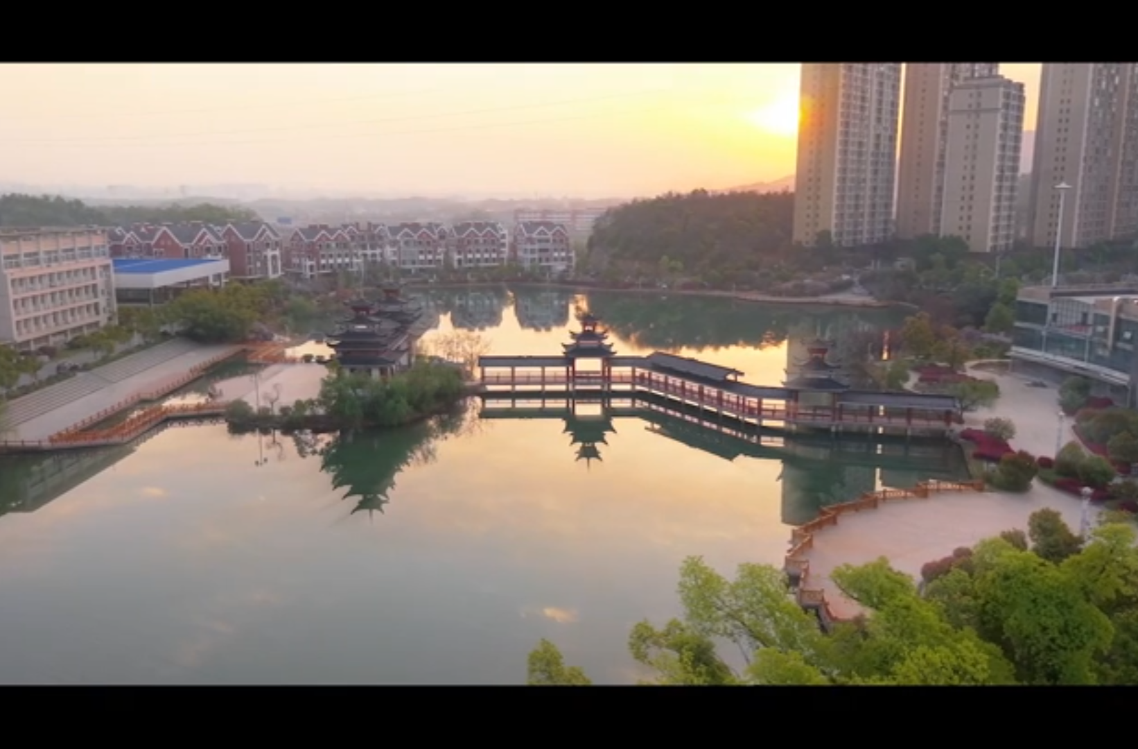 网络短视频二等奖作品《雪域高歌唱潇湘》