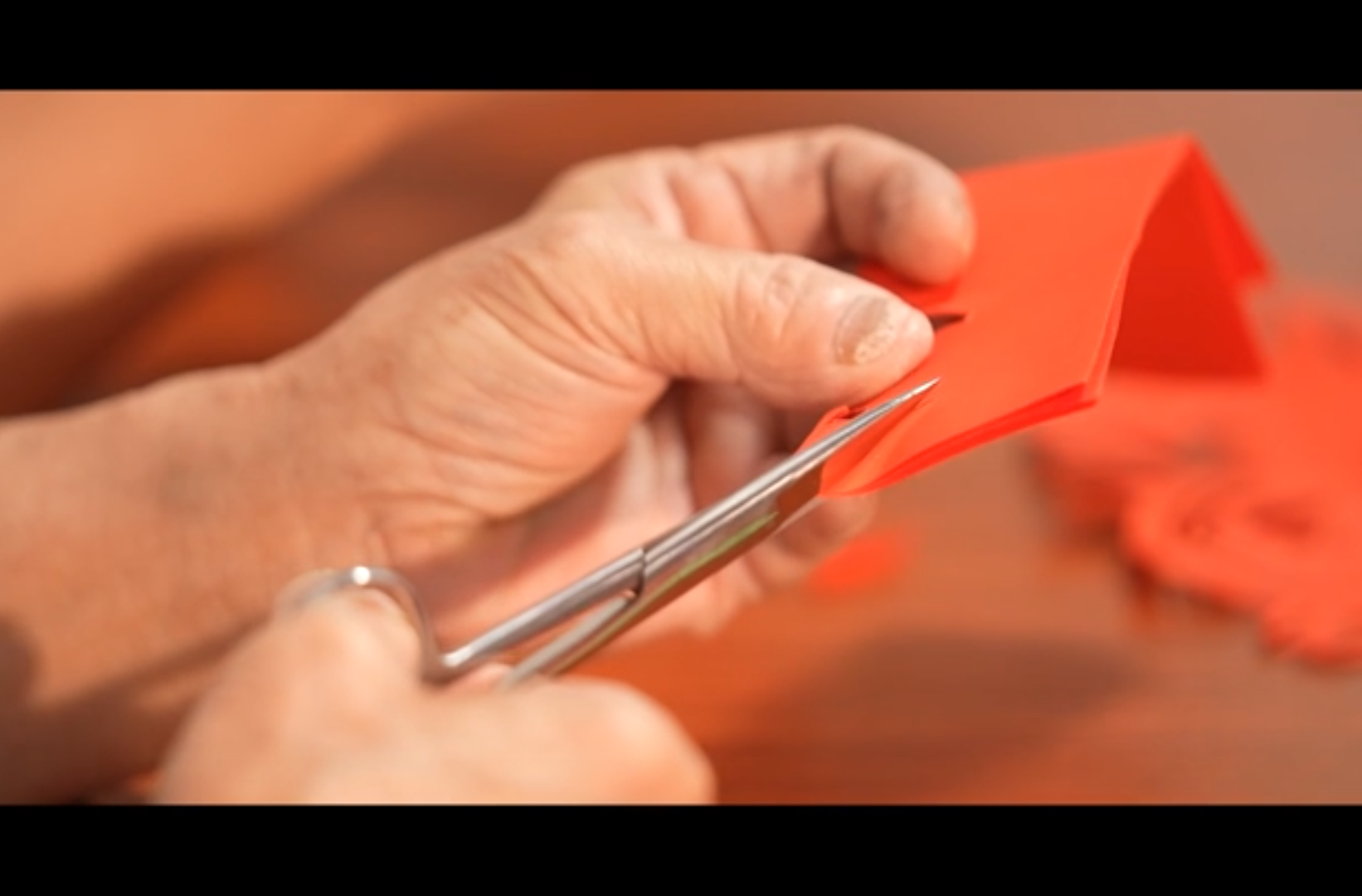 微党课、微宣讲、思政课二等奖作品《听，博物馆在说话——指尖上的千年非遗》