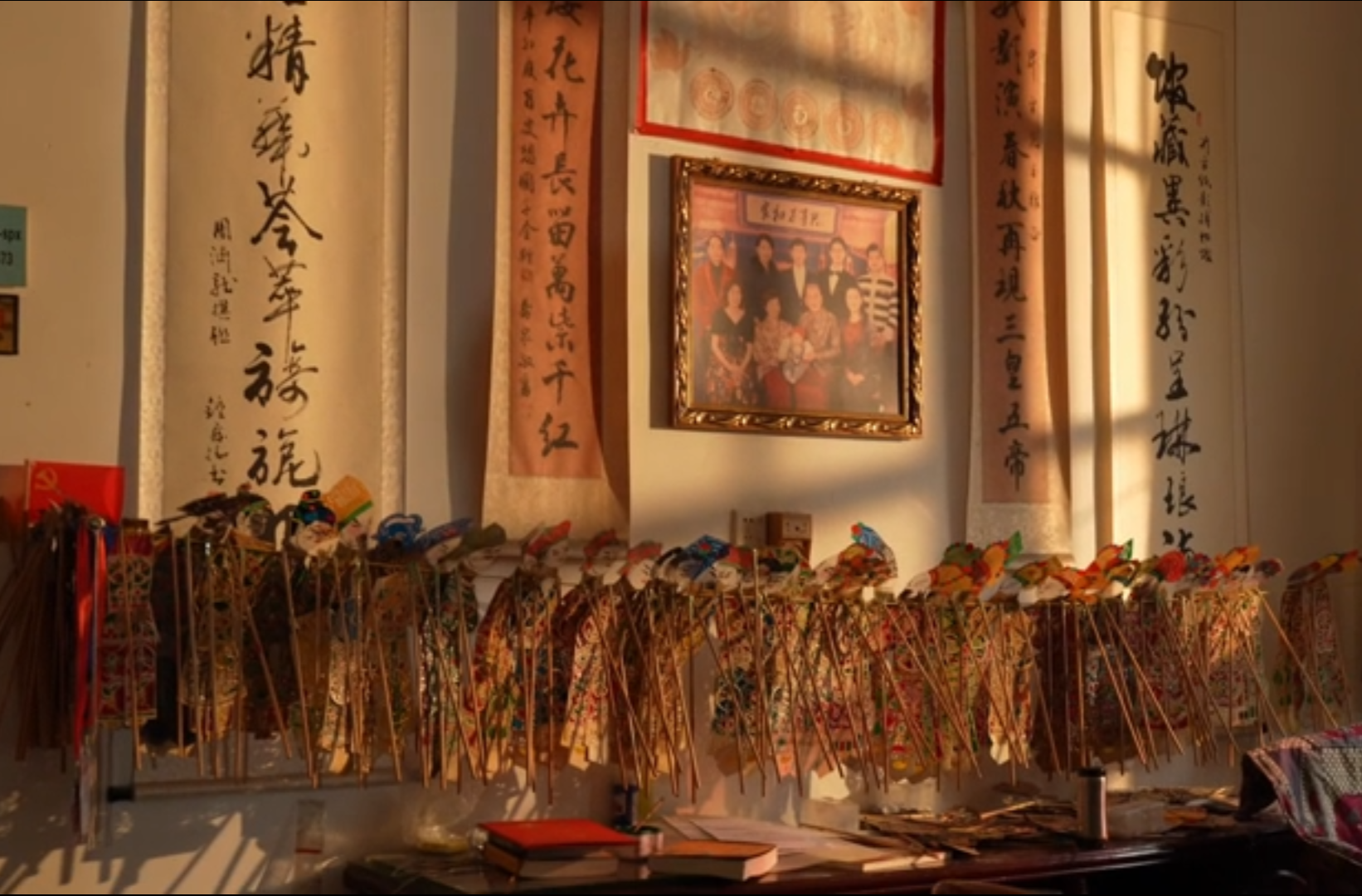 大学生纪实短片三等奖作品《影子后的他们》