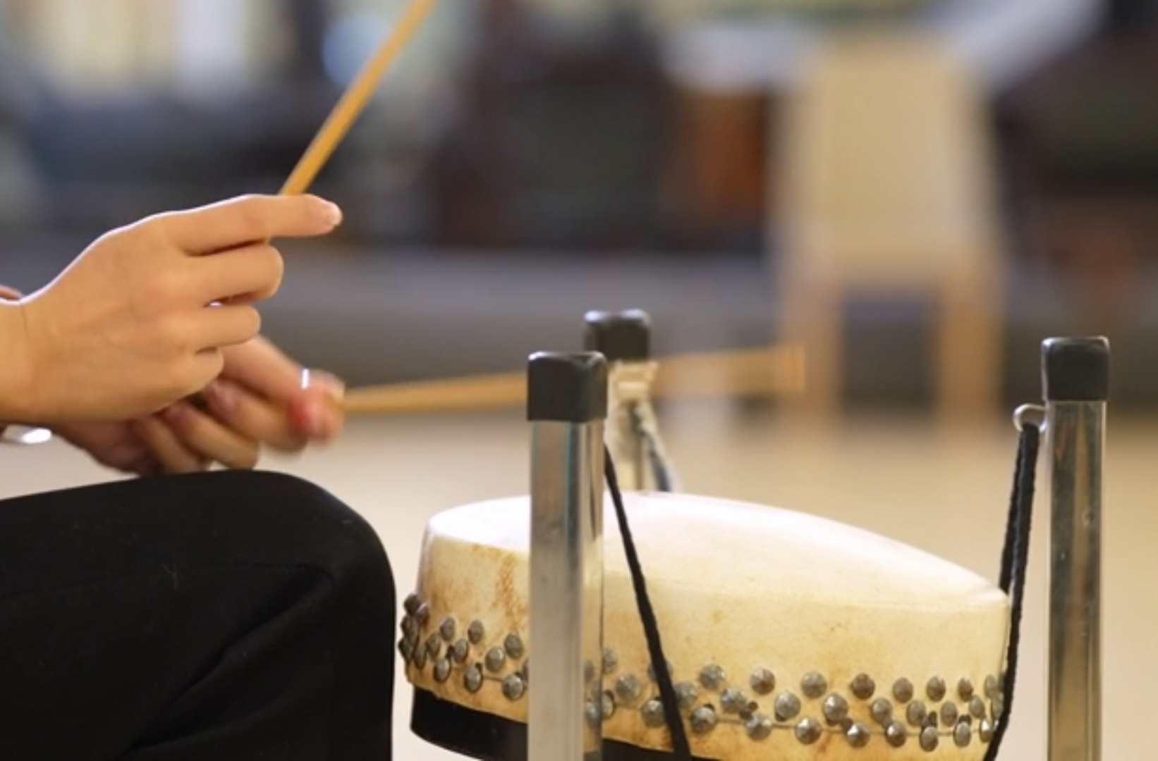 网络短视频三等奖作品《全班大多转行 我在戏班抡起祖传鼓槌》