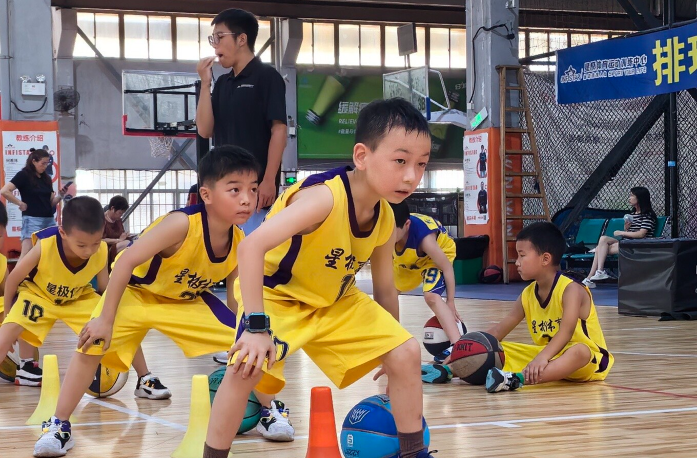 体育总局：加大中小学篮球课时比重，扩大职业联赛参赛队伍