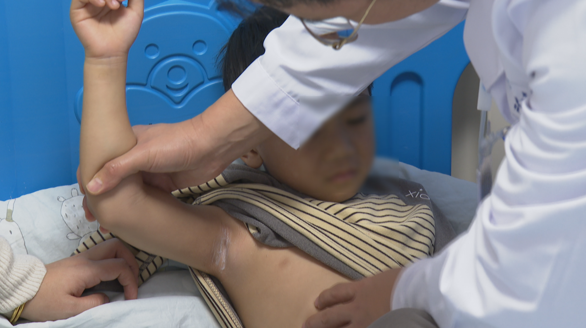 5岁娃因猫抓伤患上“猫抓病” 这些防范要点需牢记