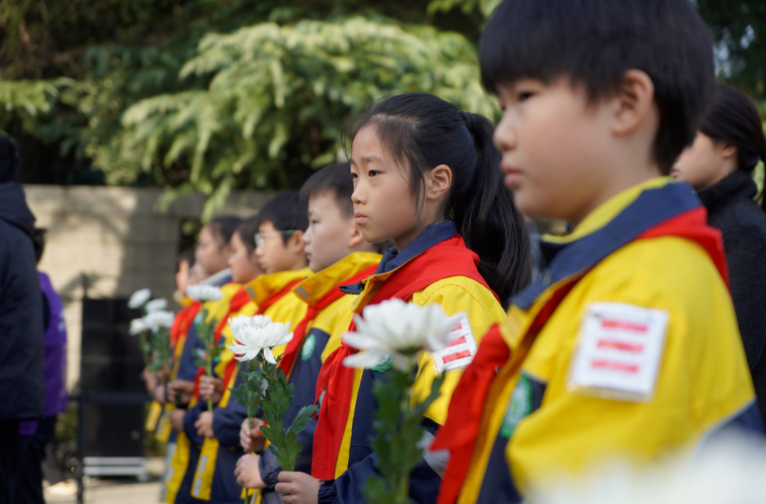 历史这面镜子，需要反复擦拭