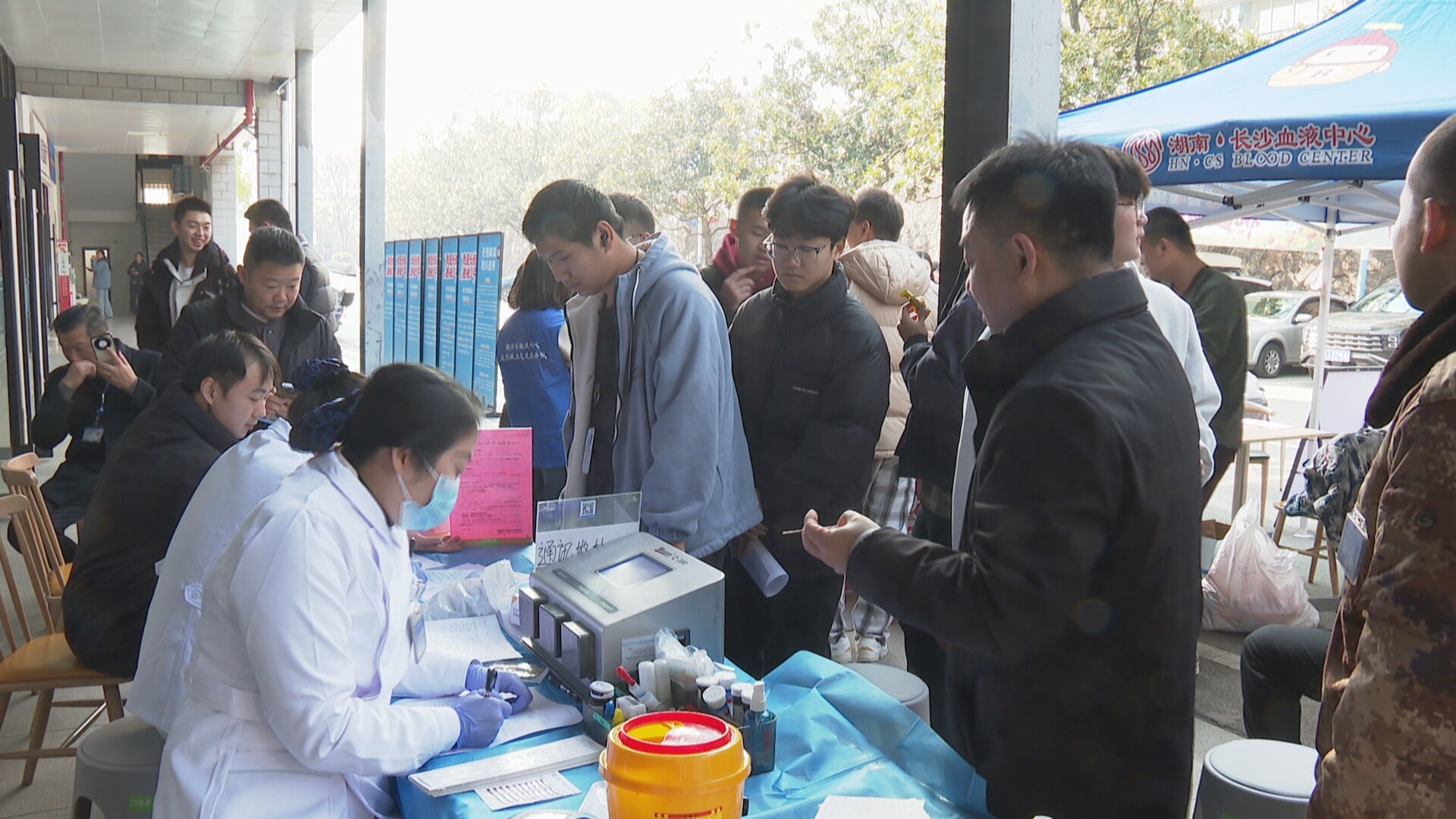 热血青春，“航”行爱心！长沙航院师生挽袖共筑生命桥梁