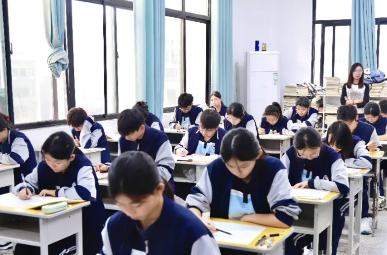 教育部发文，进一步加强中小学日常考试管理