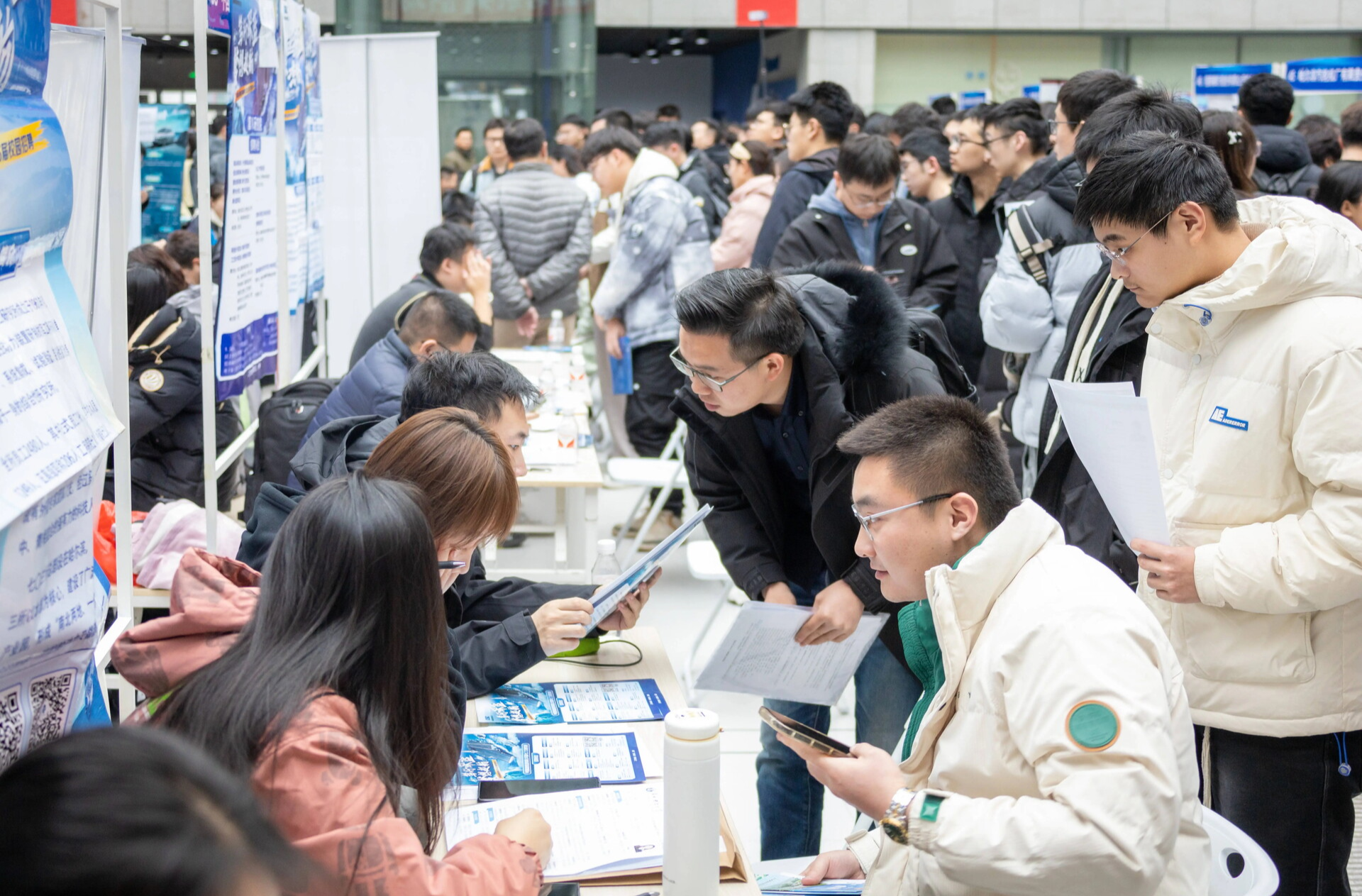 人社部举办2025年全国人力资源市场高校毕业生就业服务专项行动