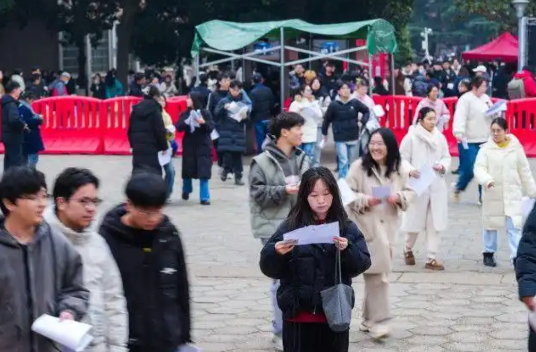 今日开考！2026研考湖南13.61万考生执笔入场