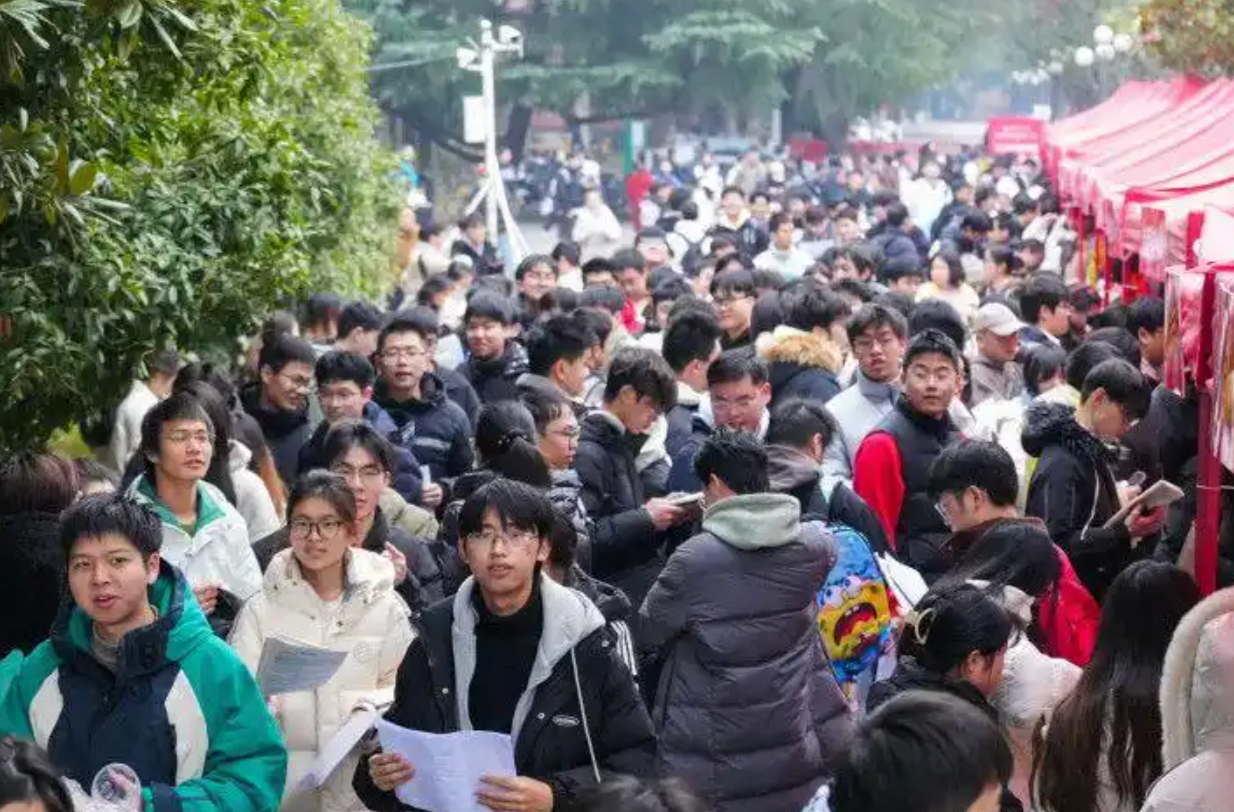 “研”途等你！2026年全国硕士研究生招生考试今日开考