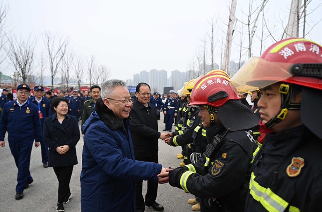 沈晓明毛伟明观摩全省高层建筑灭火救援综合演练