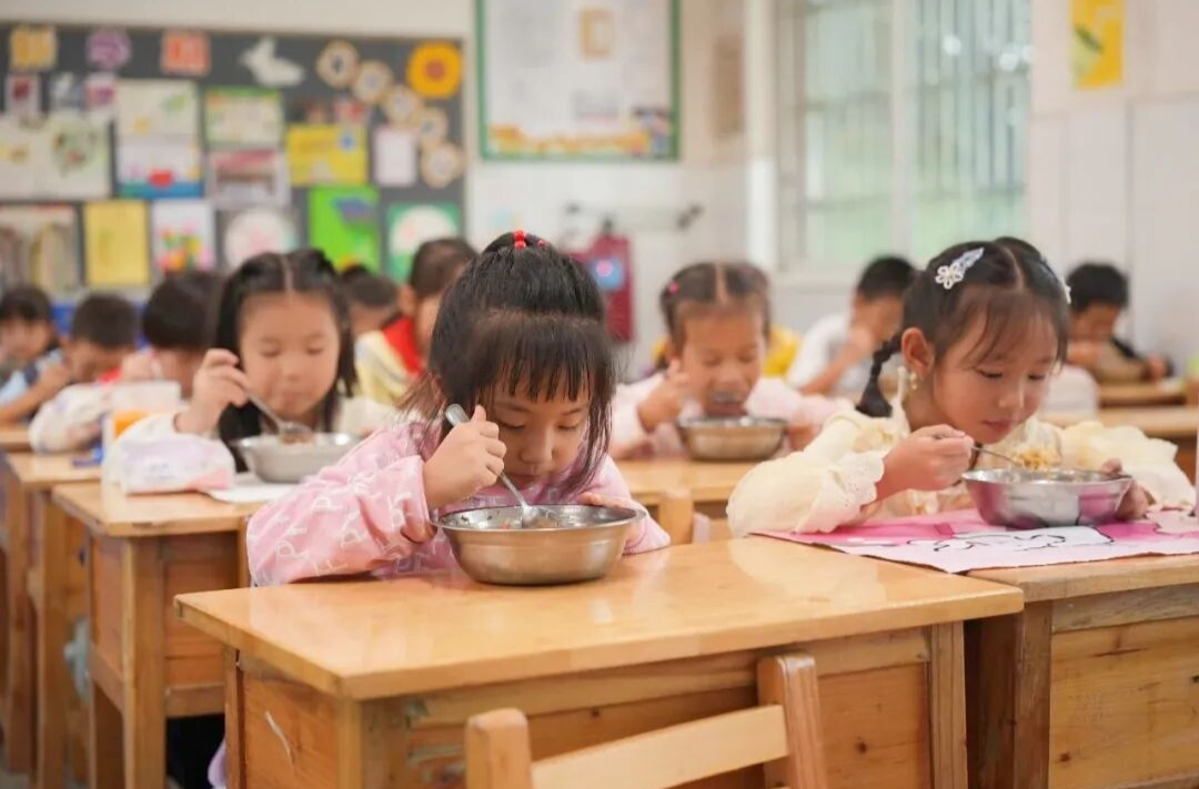 省委书记在长沙调研“全面从严治党”，为何关注这餐饭？