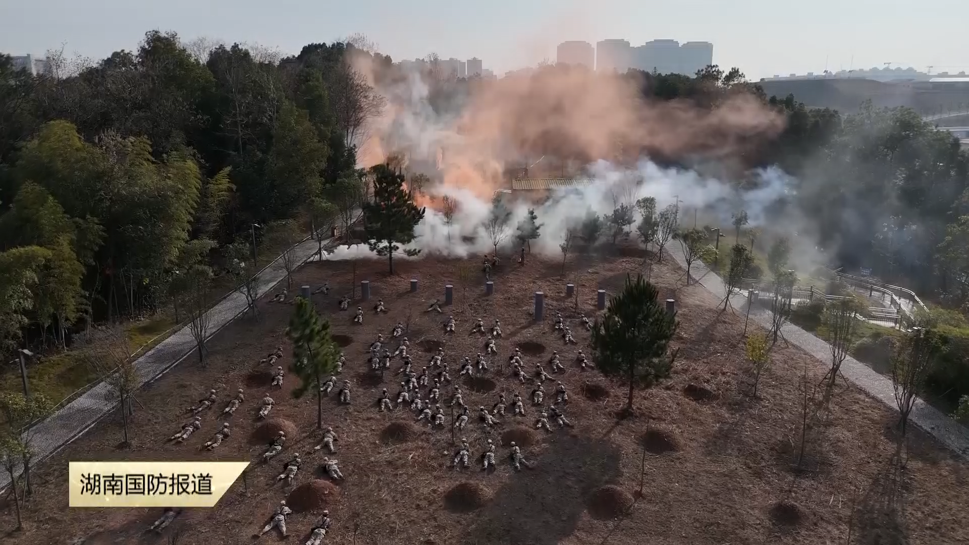 国防科技大学文职集训队开展高强度野外拉练