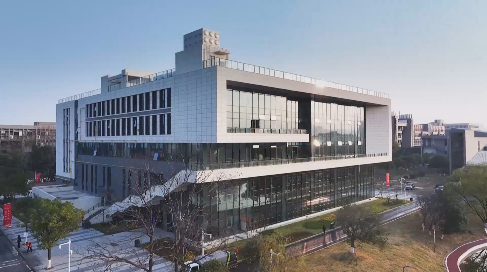 总投资1.3亿 中南大学“万人食堂”开业