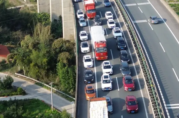 元旦假期自驾出行火热！至1月1日10时30分，湖南这些高速公路车流量大