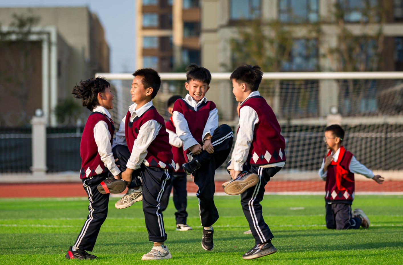 让孩子们“身上有汗、眼里有光” | 2025年全国十大教育新闻解读⑦