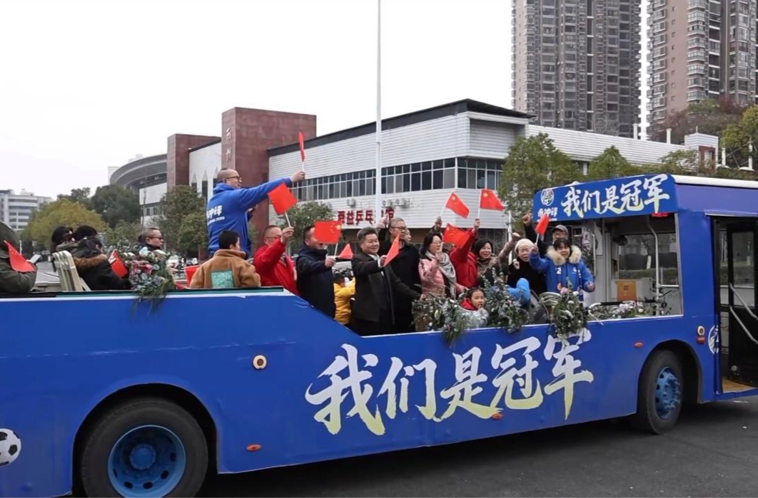 央视新闻丨永州队一路“逆袭”夺冠 他们把足球踢成了励志爽文