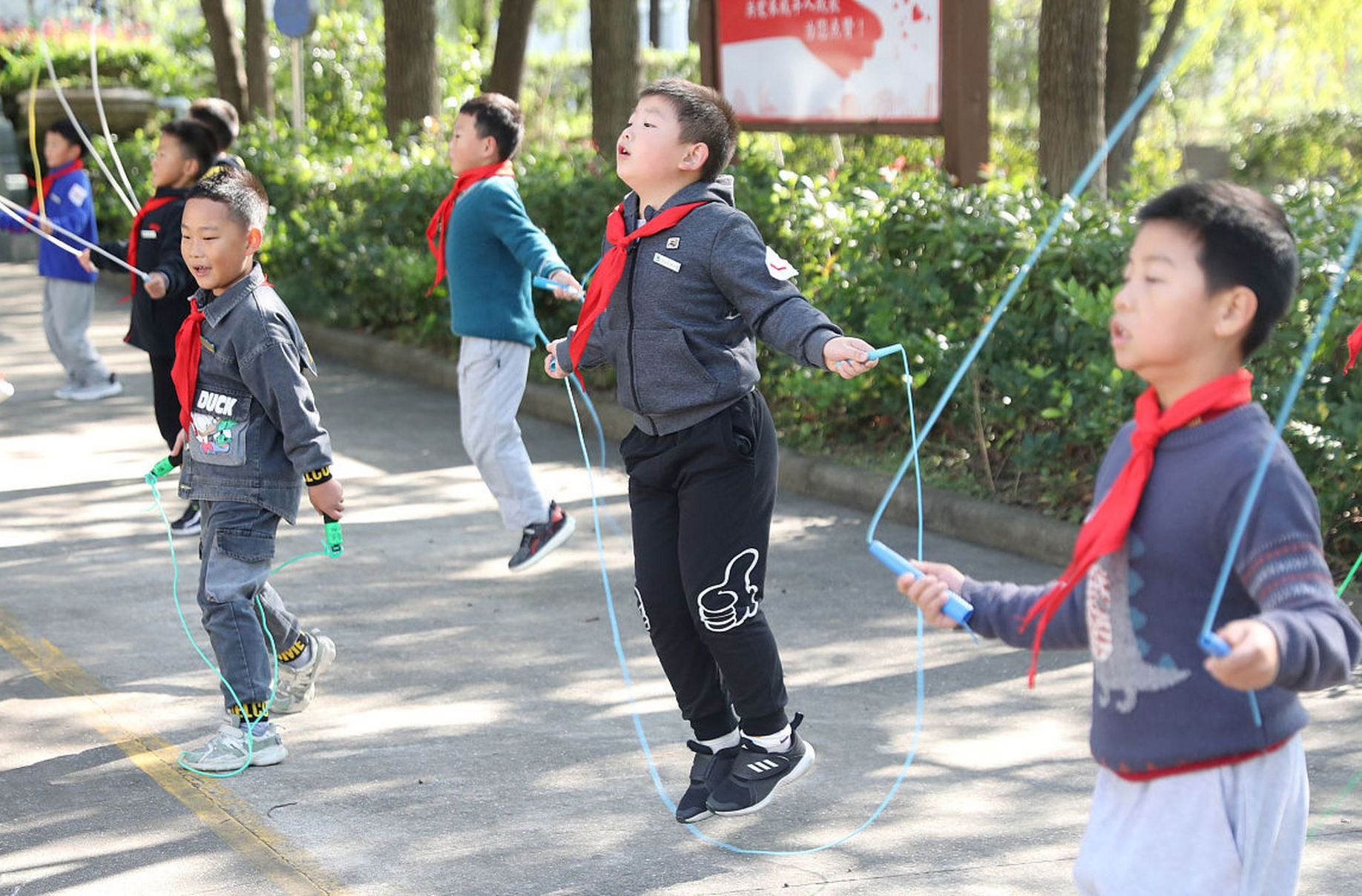 “五健”促进行动关爱少年儿童健康