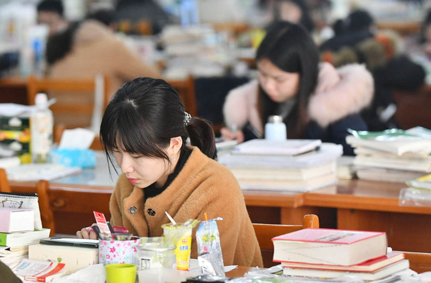 省考打破“35岁门槛”不仅是招录政策的优化