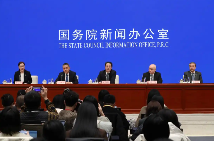 国家发改委：逐步推行免费学前教育，推动优化节假日安排