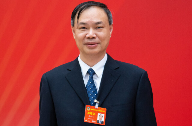 省政协委员夏似飞：加强主流媒体智库建设