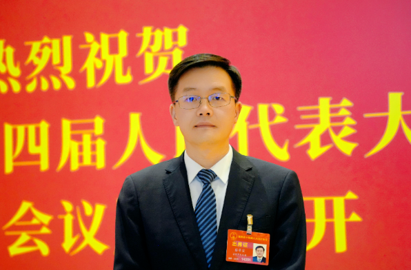 省人大代表彭荣宏：设立中小学春秋假 让成长不止于课堂