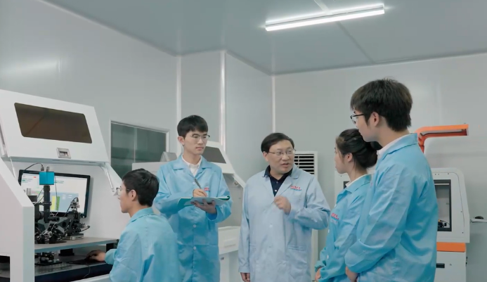 “揭榜挂帅”破难题，师生共创当老板，看中南大学如何锻造高端装备“领军一代”