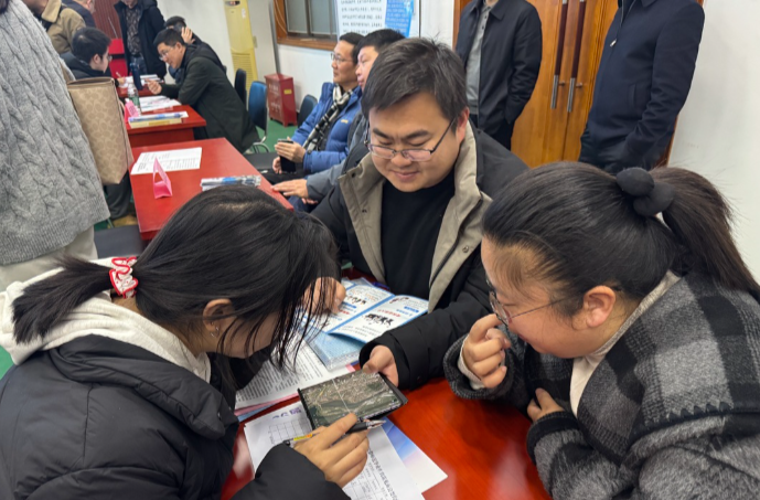 真金白银诚意引才！湖南35个脱贫县组团抢“优师”