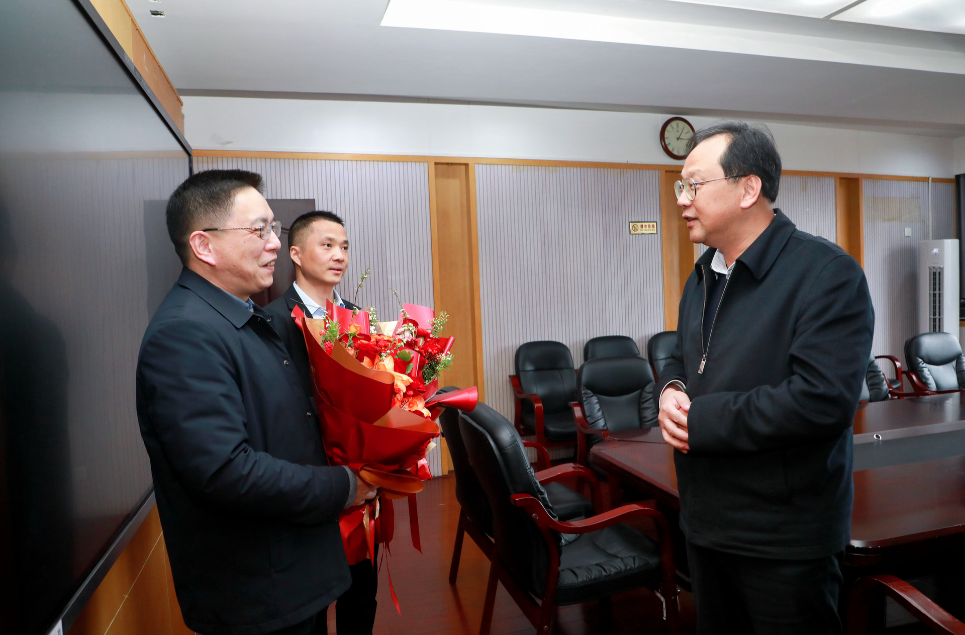 高山到湘潭大学走访慰问高层次人才