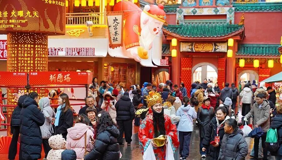 春节假期第三天，湖南客流2295.15万人次