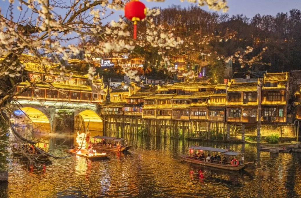 春节假期第七天，湖南客流2274.5万人次