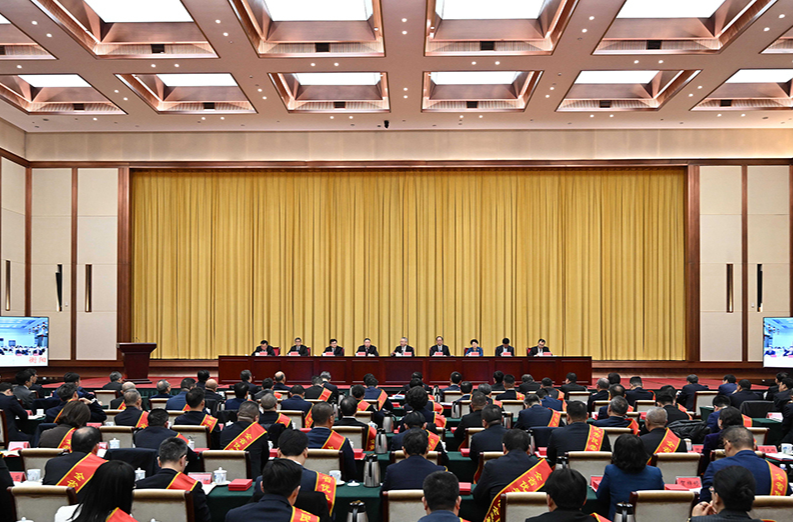 全省促进民营经济发展壮大暨企业服务年行动部署大会召开 沈晓明讲话 毛伟明主持