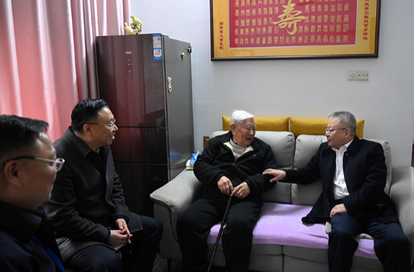 沈晓明看望慰问老院士老专家