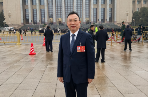 全国政协委员何清湖：破除学科壁垒 规模培养中西医结合全科人才