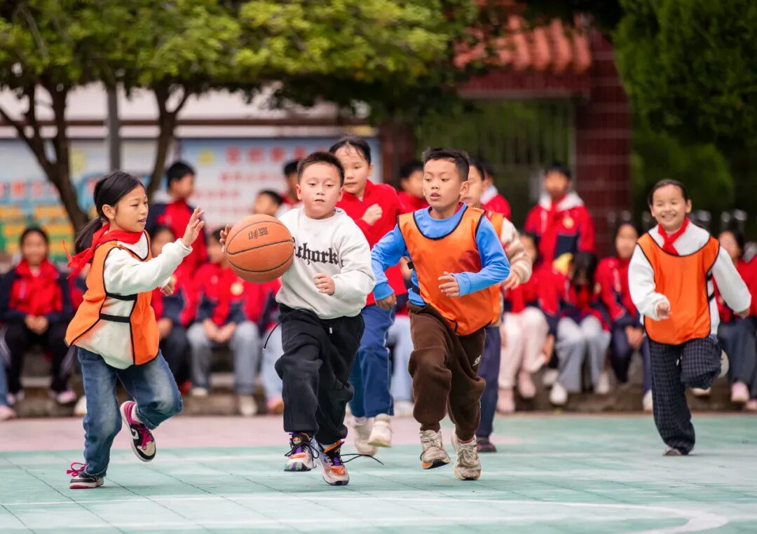 如何真正让孩子动起来——代表委员为落实“每天体育2小时”建言献策