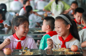 超六成受访家长感到中小学生普遍未树立健康饮食观念
