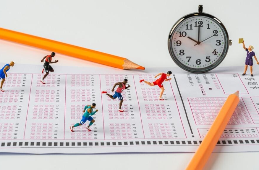 生物地理不再计入总分、“小四门”全开卷，中考新政策释放了什么信号？