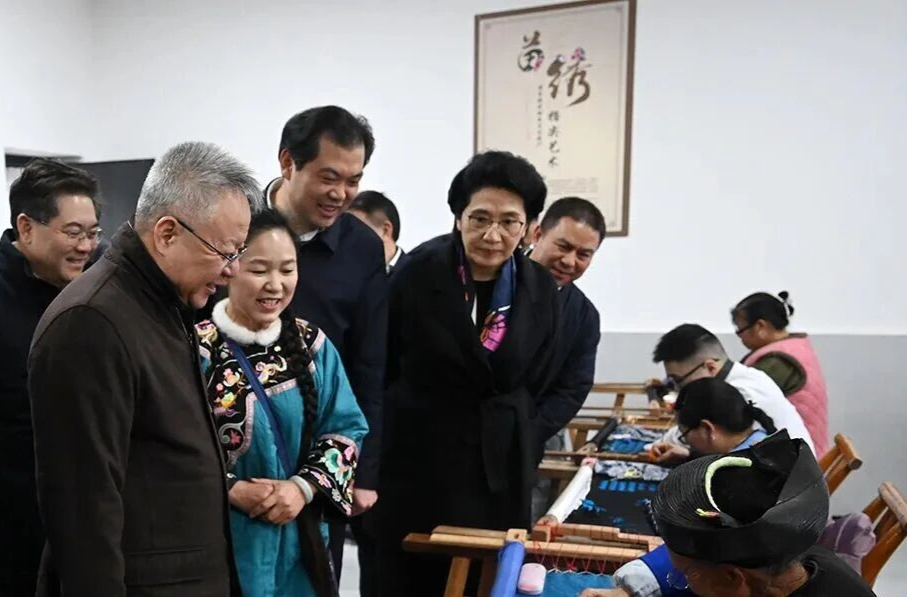 沈晓明赴湘西州调研