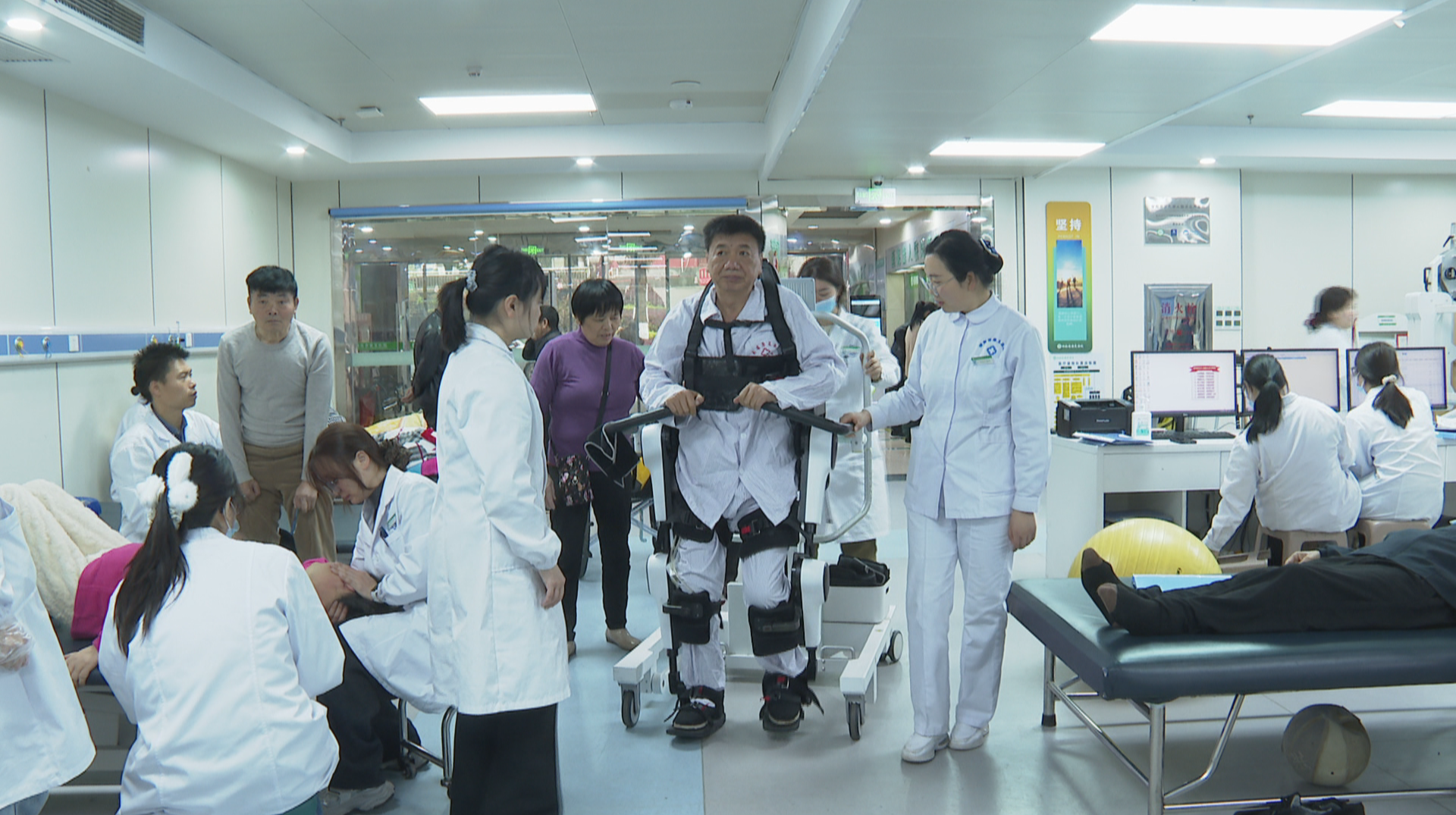 多学科协作精准发力 助截瘫患者重获知觉