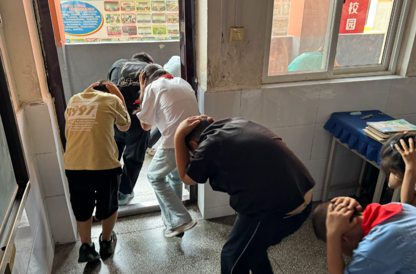 两部门联合发布《中小学校地震应急避险疏散演练手册》