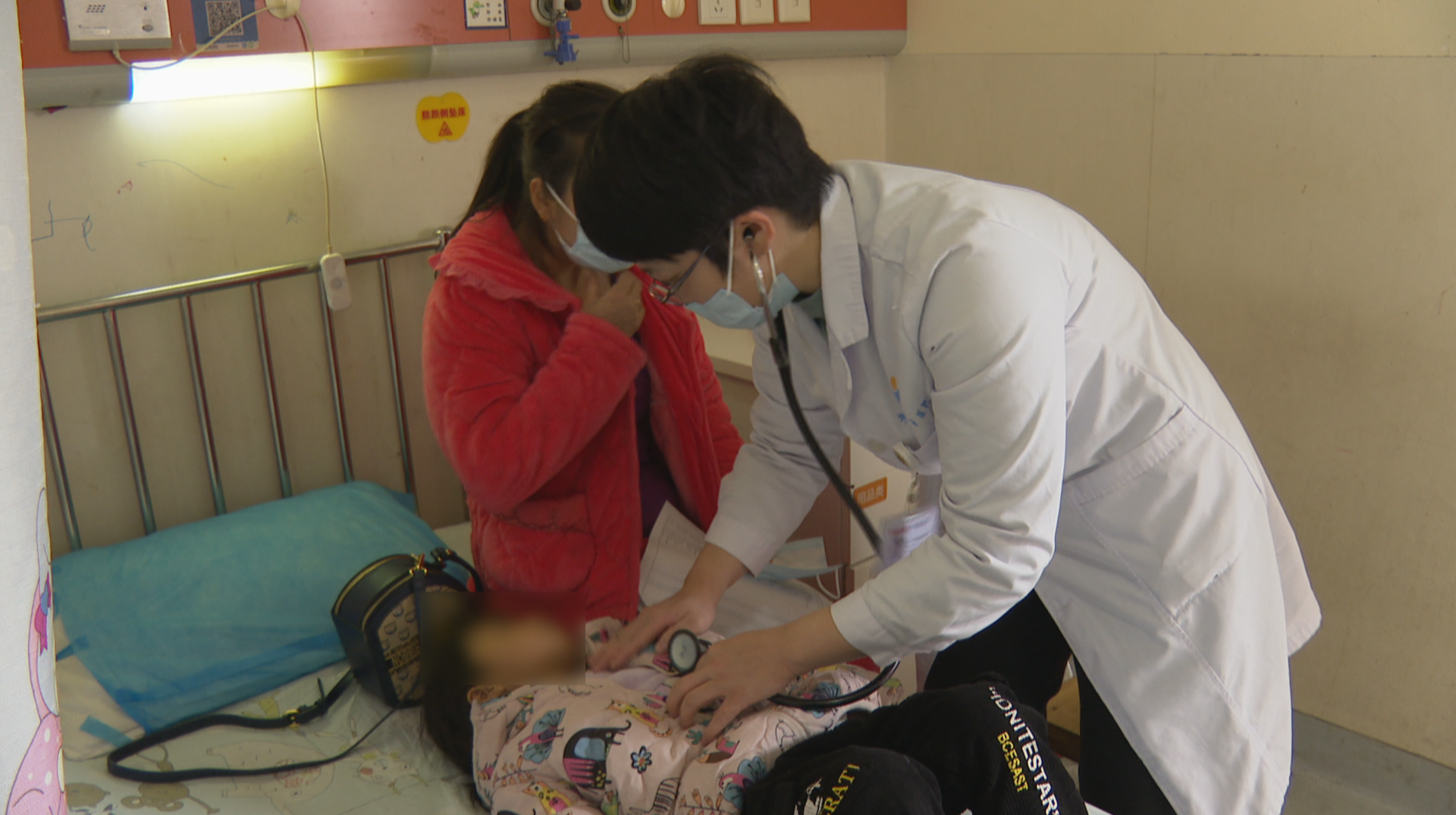 世界孤独症关注日：肠菌移植治疗 点亮“星星的孩子”