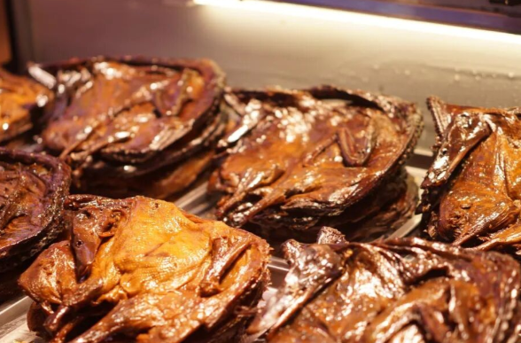 国台办发言人暖心“带货”，常德、郴州、株洲诚挚邀约——湖南酱板鸭，味道不一般