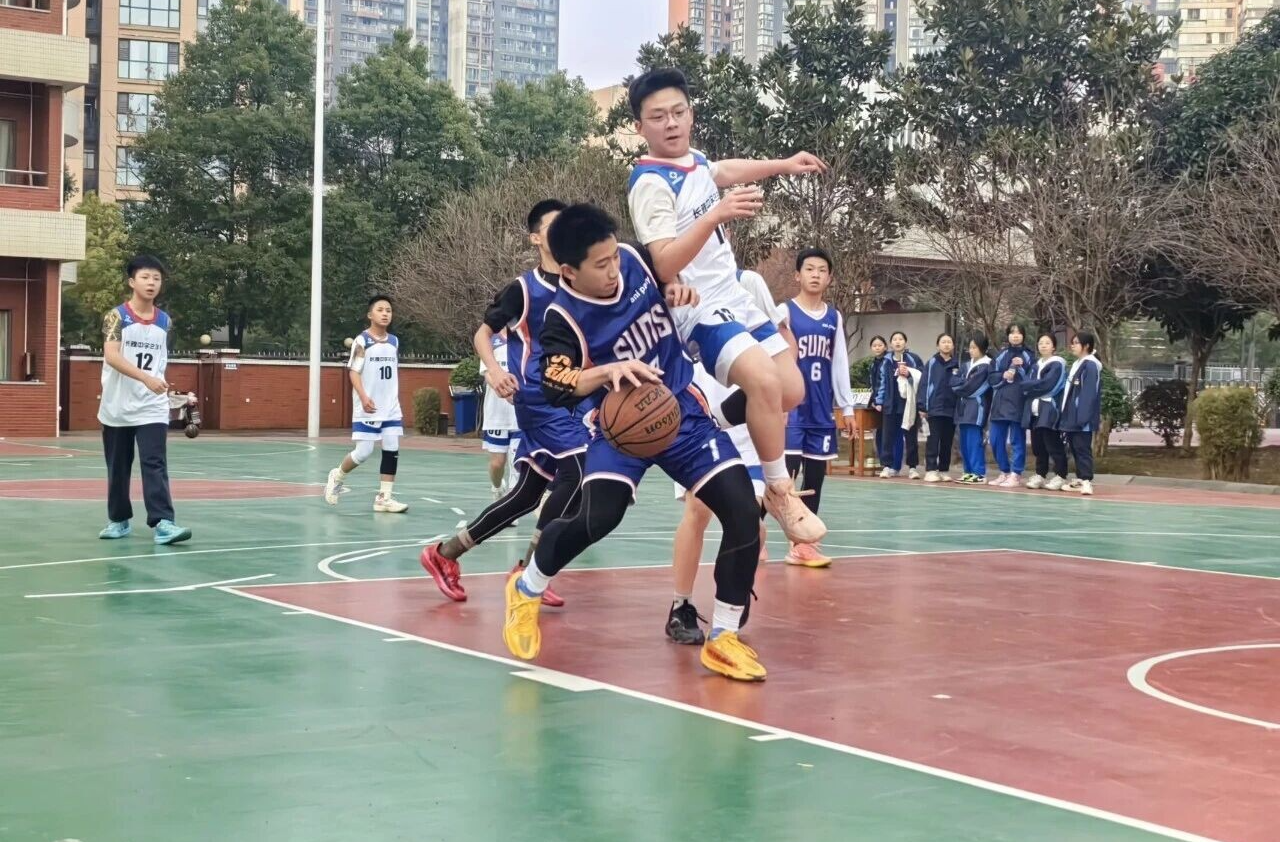 践行“健康第一”理念 长雅中学班级篮球赛火热开赛