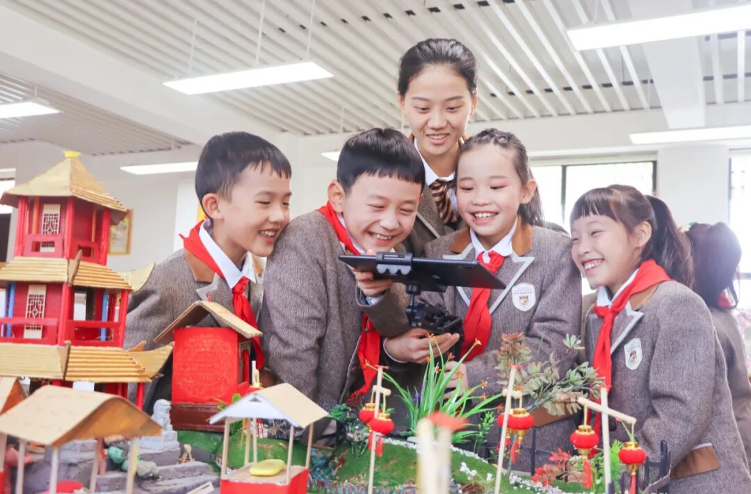 “人工智能+教育”，“加”什么？如何“加”？